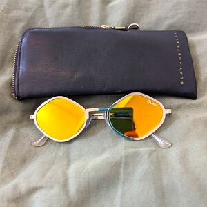 NWOT Quay Sunglasses